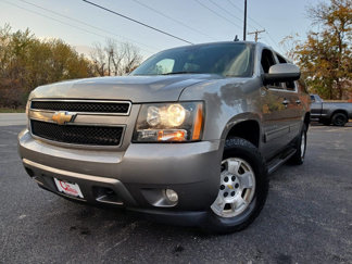 Used 2009 Chevrolet Suburban LT image 1