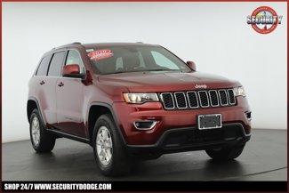 Used 2020 Jeep Grand Cherokee Laredo image 1