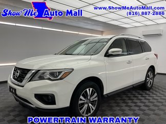 Used 2019 Nissan Pathfinder SV image 1