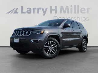 Used 2020 Jeep Grand Cherokee Laredo w/ 18" Wheel & 8.4" Radio Group image 1