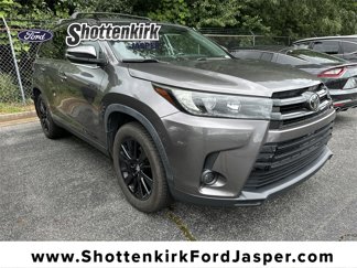 Used 2019 Toyota Highlander SE image 1