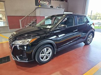 Used 2021 Nissan Kicks S image 1