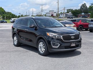 Used 2017 Kia Sorento LX image 1