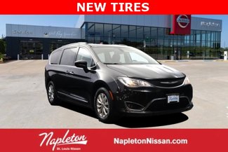 Used 2018 Chrysler Pacifica Touring-L Plus image 1