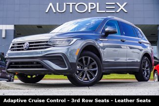 Used 2023 Volkswagen Tiguan SE image 1