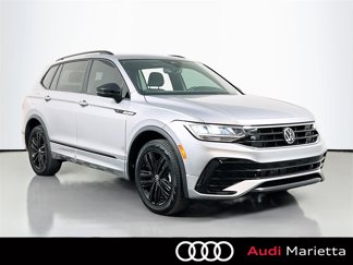 Used 2022 Volkswagen Tiguan SE R-Line image 1