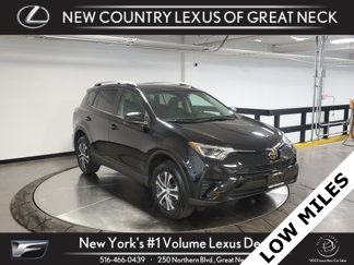 Used 2017 Toyota RAV4 LE image 1