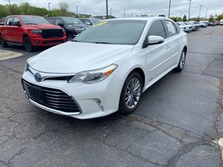 Used 2016 Toyota Avalon Limited image 1
