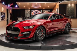Used 2021 Ford Mustang Shelby GT500 w/ Carbon Fiber Track Pack image 1