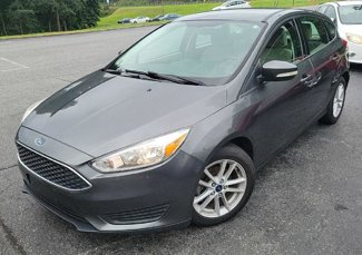 Used 2017 Ford Focus SE image 1