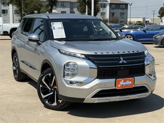 Used 2023 Mitsubishi Outlander SE video 2