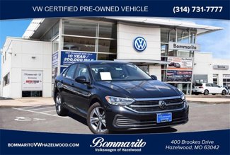 Certified 2024 Volkswagen Jetta SE w/ Panoramic Sunroof Package image 1