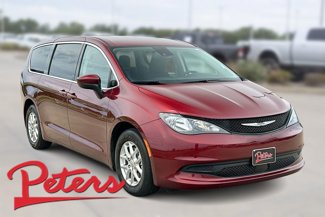 Used 2023 Chrysler Voyager LX image 1