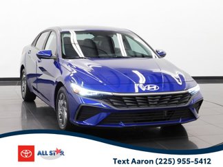 Used 2024 Hyundai Elantra Blue image 1