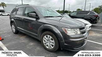Used 2018 Dodge Journey SE image 1