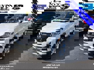 Used 2023 Buick Encore GX Preferred w/ Cold Weather Comfort Package image 1