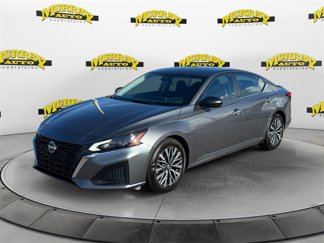 Used 2024 Nissan Altima 2.5 SV image 1