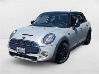 Used 2018 MINI Cooper S image 1