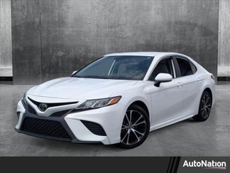 Used 2020 Toyota Camry SE image 1