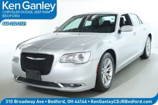 Used 2019 Chrysler 300 Touring L w/ Quick Order Package 22F image 1