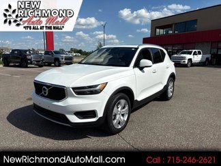 Used 2020 Volvo XC40 T4 Momentum image 1