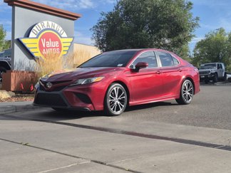 Used 2018 Toyota Camry SE image 1