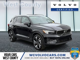 Certified 2025 Volvo XC40 B5 Plus image 1