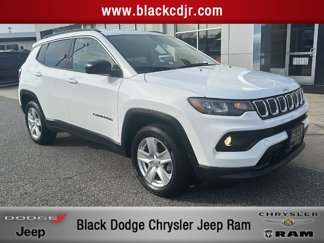 Used 2022 Jeep Compass Latitude image 1