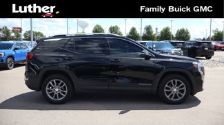 Certified 2022 GMC Terrain SLT w/ Infotainment Package II image 1