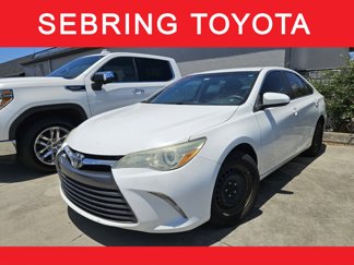 Used 2015 Toyota Camry LE image 1