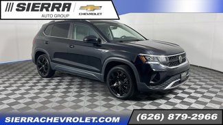 Used 2023 Volkswagen Taos SE image 1