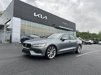 Used 2019 Volvo S60 T6 Momentum w/ Premium Package image 1