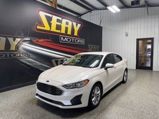 Used 2019 Ford Fusion SE image 1