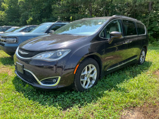 Used 2017 Chrysler Pacifica Touring-L w/ Tire & Wheel Group image 1