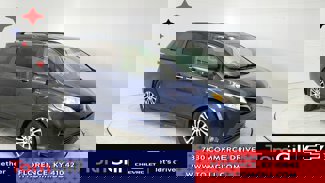 Used 2018 Toyota Sienna XLE image 1
