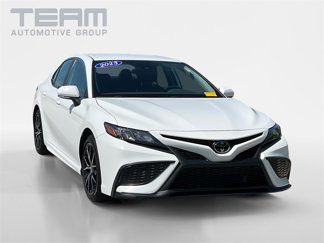 Used 2023 Toyota Camry SE image 1