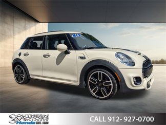 Used 2016 MINI Cooper S image 1