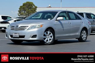 Used 2010 Toyota Camry LE image 1