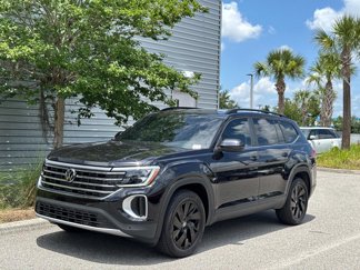 Used 2024 Volkswagen Atlas SE w/ Panoramic Sunroof Package image 1