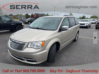 Used 2016 Chrysler Town & Country Touring-L image 1