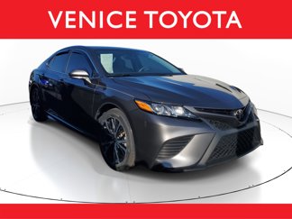 Certified 2020 Toyota Camry SE image 1