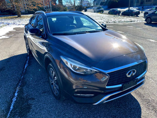 Used 2018 INFINITI QX30 Premium w/ Navigation Package image 1
