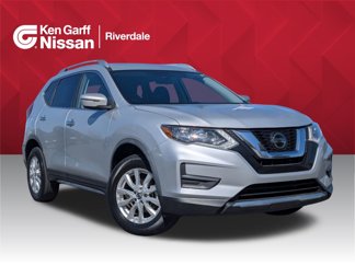 Used 2020 Nissan Rogue SV image 1