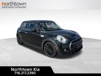 Used 2018 MINI Cooper S image 1