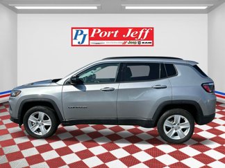 Used 2022 Jeep Compass Latitude image 1