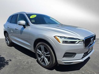 Used 2021 Volvo XC60 T5 Momentum w/ Premium Package image 1