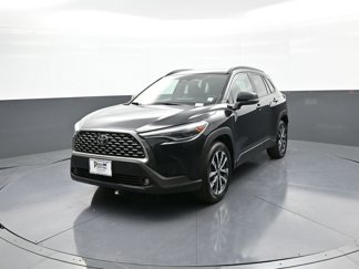Used 2023 Toyota Corolla Cross XLE image 1