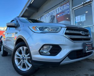 Used 2019 Ford Escape SEL image 1