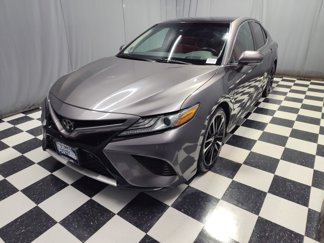 Used 2018 Toyota Camry XSE image 1