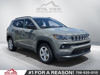 Used 2023 Jeep Compass Latitude image 1